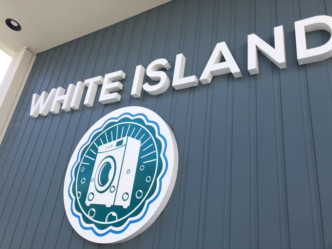 WHITE ISLAND 上野川店